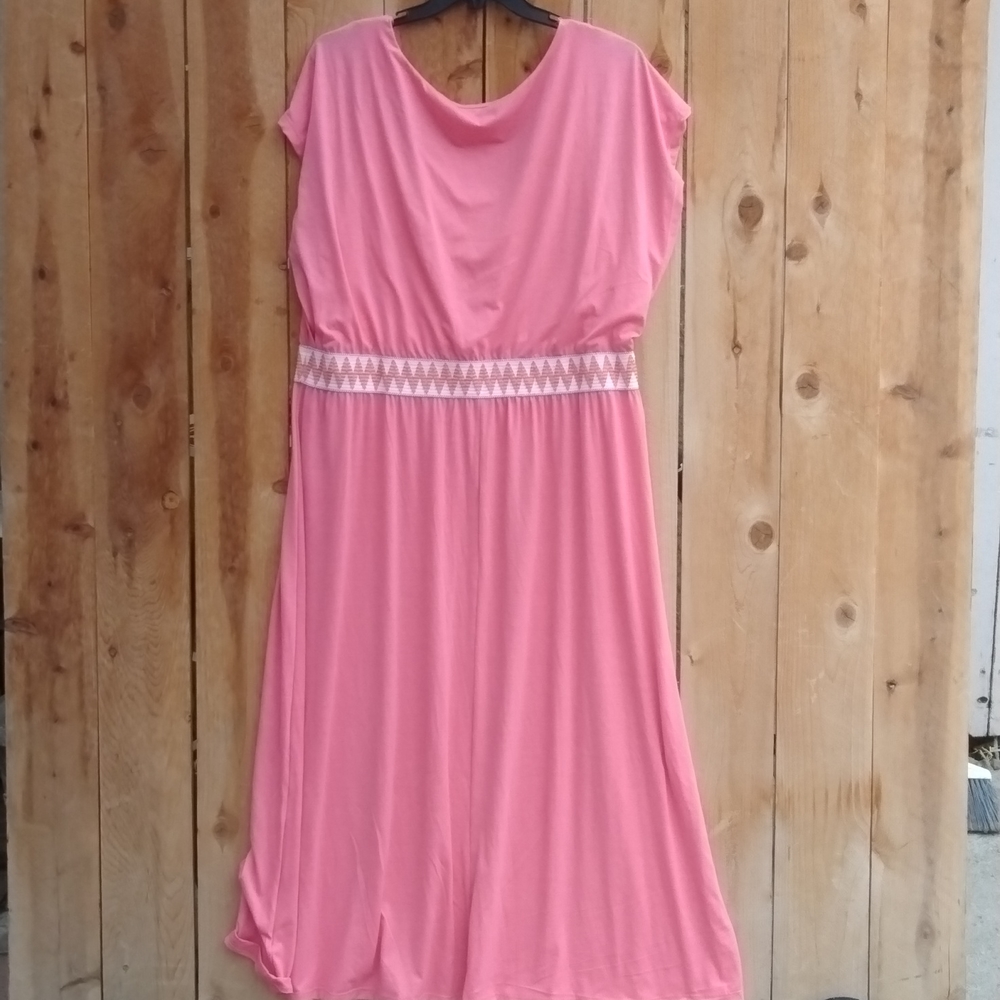 Maxi dress- Collar/pink- color might differ because of lighting. - Picture 6 of 6